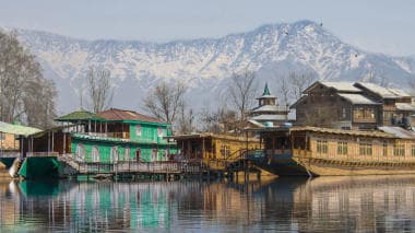 Experience The Magic Of These Kashmiri Lakes 
