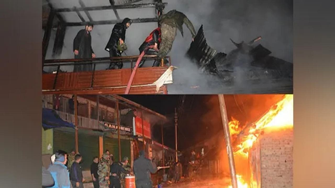 Indian Army extinguishes massive fire in Boniyar's Main Market