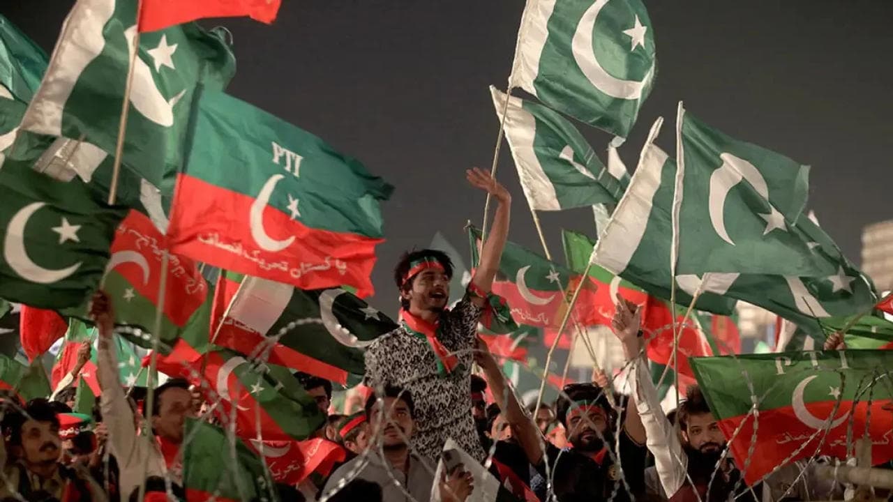 Supporters of Imran Khan's Pakistan Tehreek-e-Insaaf party. 