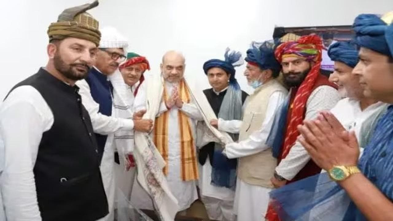 Pahari delegation from Jammu and Kashmir with Home Minister Amit Shah in Delhi