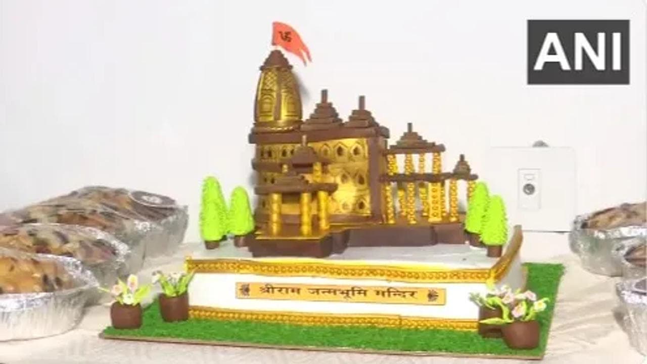 West Bengal artist crafts stunning Ram Mandir themed Christmas Cake, video viral