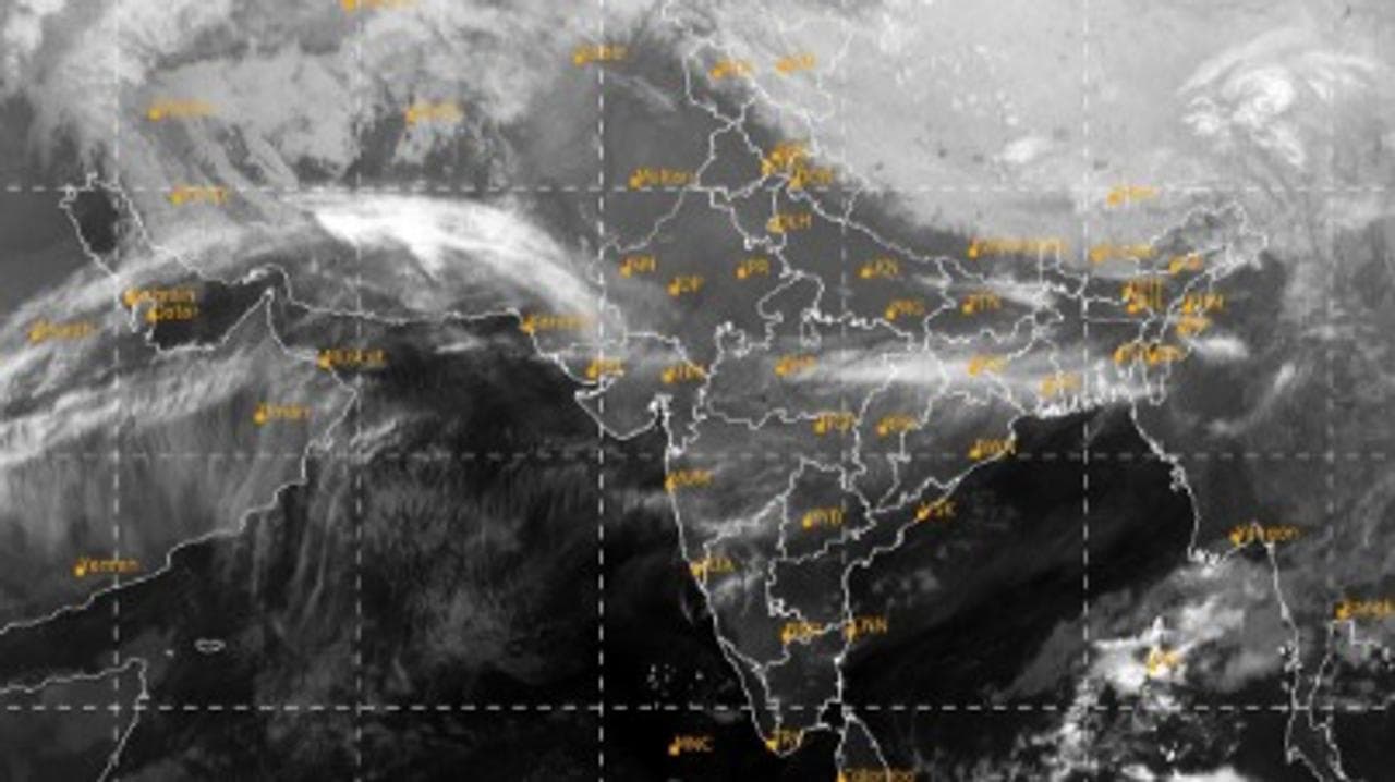 Weather Today: Record low temperatures and persistent dense fog await Northern India