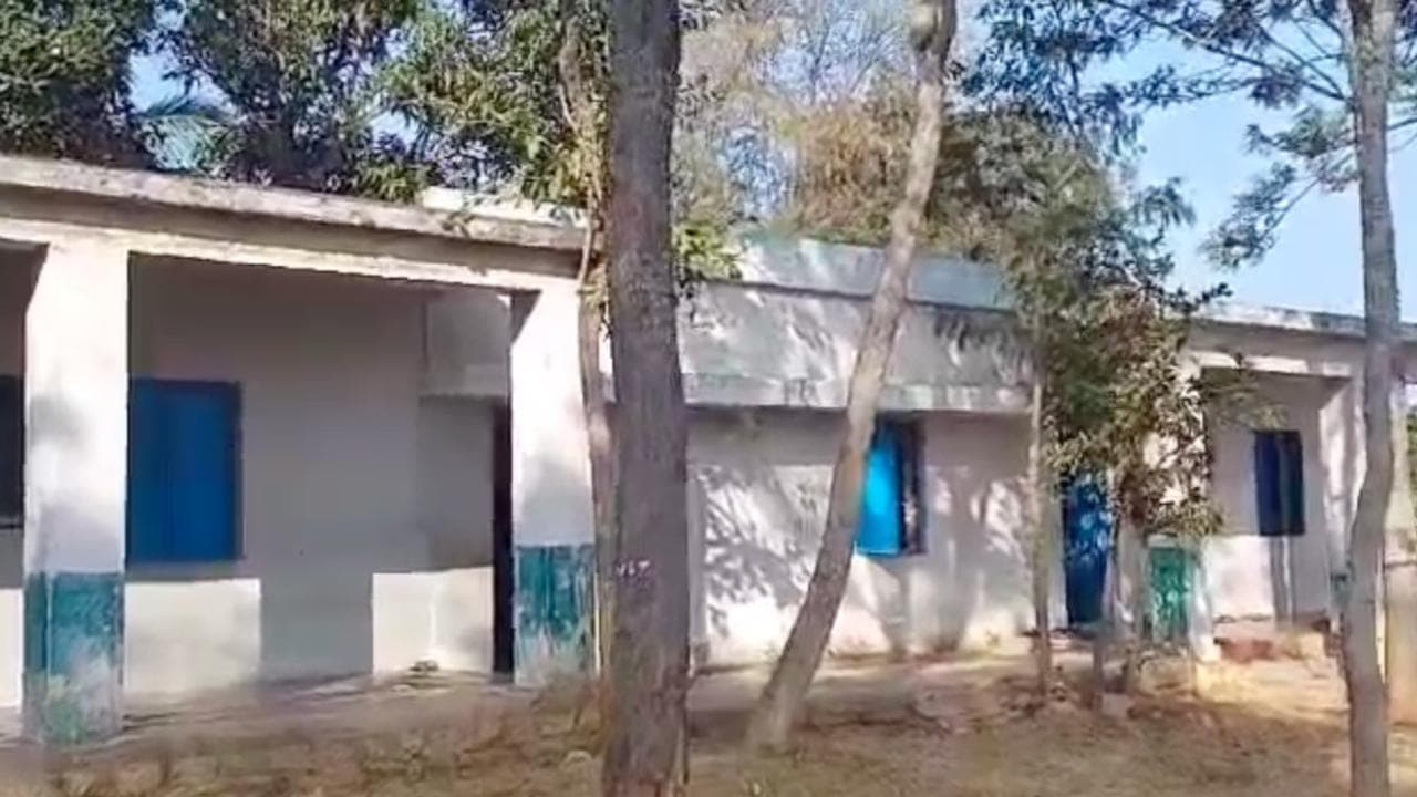 Students Forced to Clean School Toilets in Karnataka's Chikkaballapura | Shocking Video Goes Viral