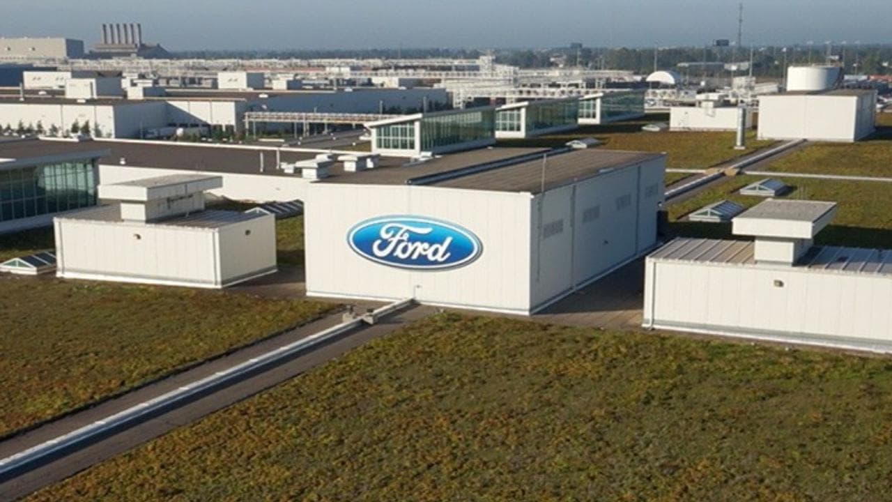 Ford shares soars 6% on dividend boost, lower EV spending