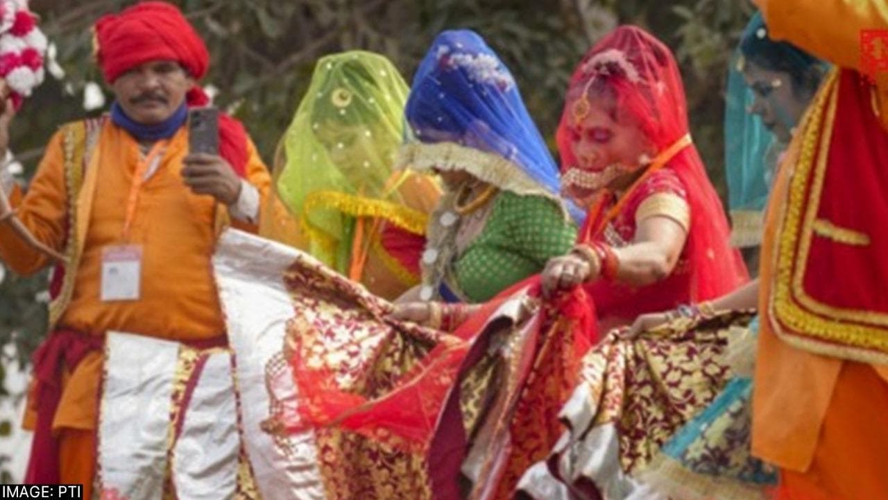 Folk dances in Ayodhya.