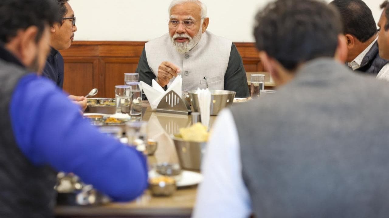 Prime Minister Narendra Modi Hosts Informal Lunch with MPs at Parliament Canteen