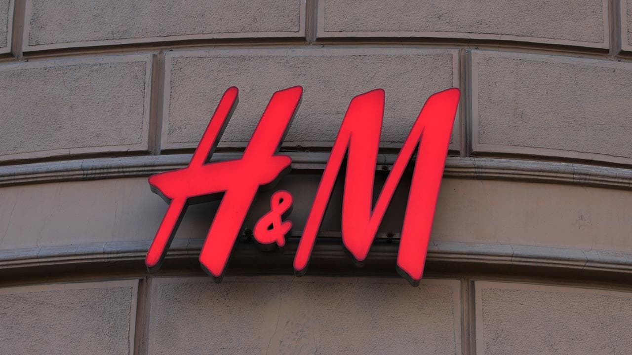 H&M store closures Spain