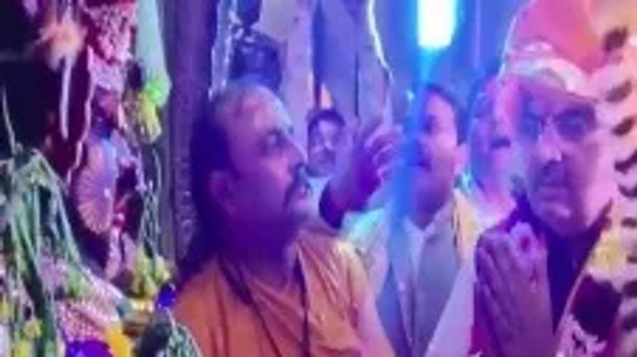 Rajasthan CM Bhajan Lal Sharma offers prayers at Shrinathji temple