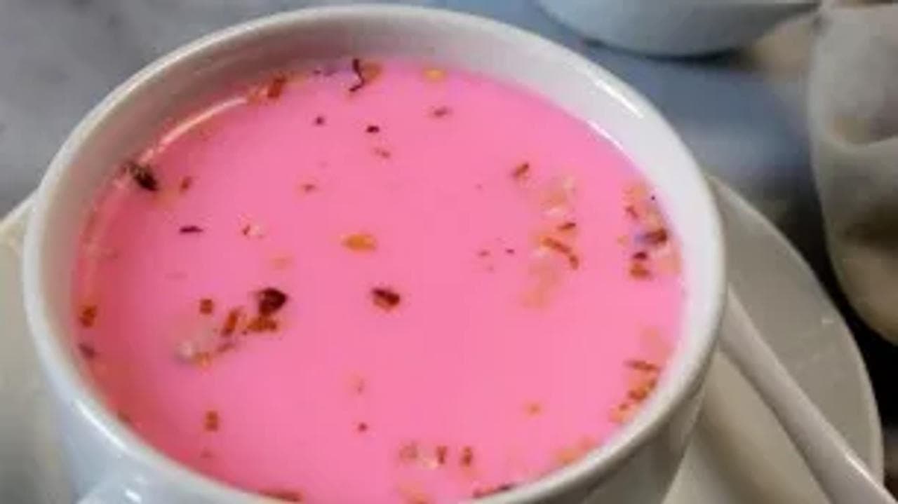 Pink tea