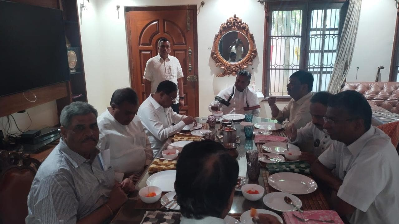 Karnataka Congress breakfast meet
