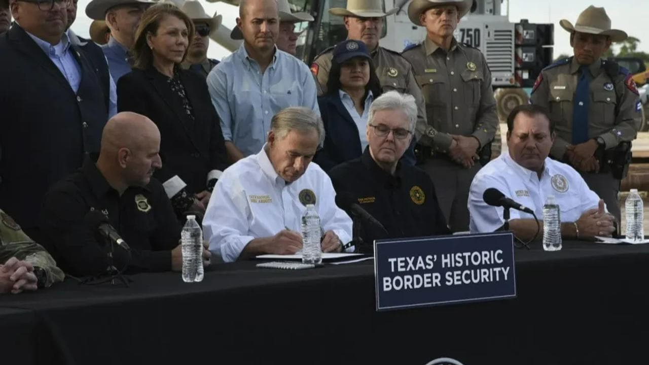 Texas governor signs law to allow police arrest illegal migrants
