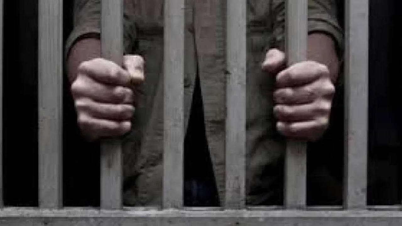 Mumbai Crime Branch nabs drug peddler