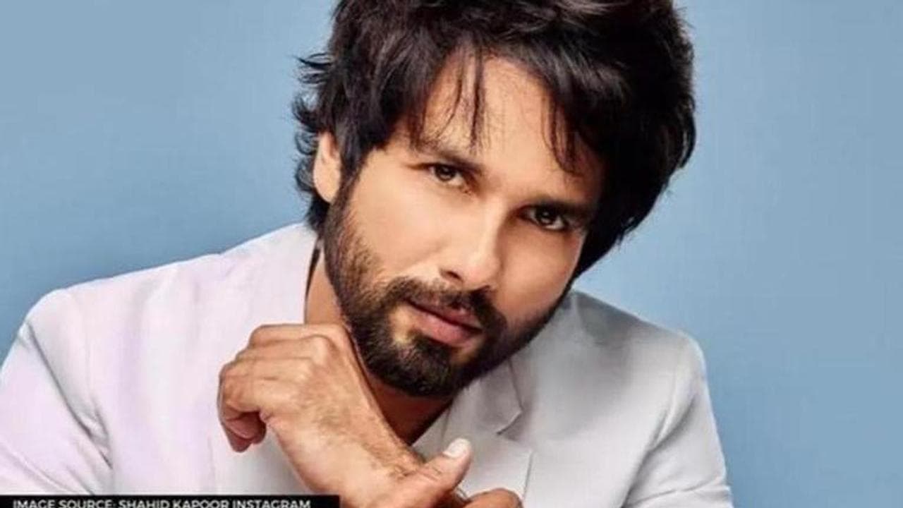 Shahid Kapoor sets the temperature soaring with his latest throwback picture