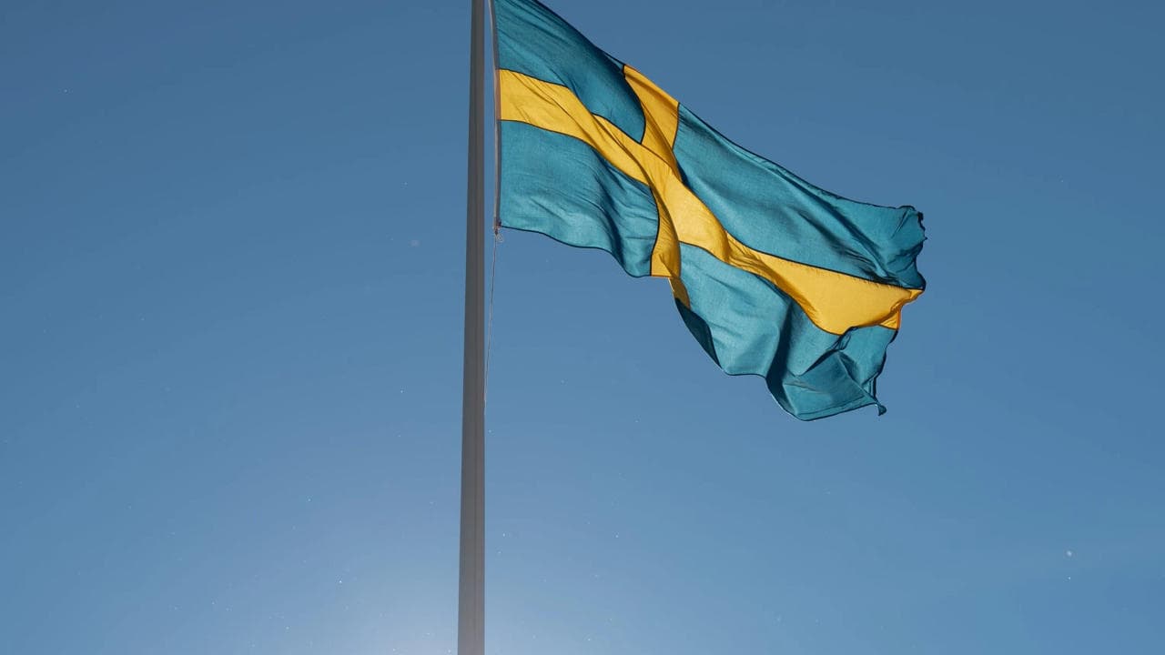 Sweden cuts 2024 growth estimate, sees recession until 2025