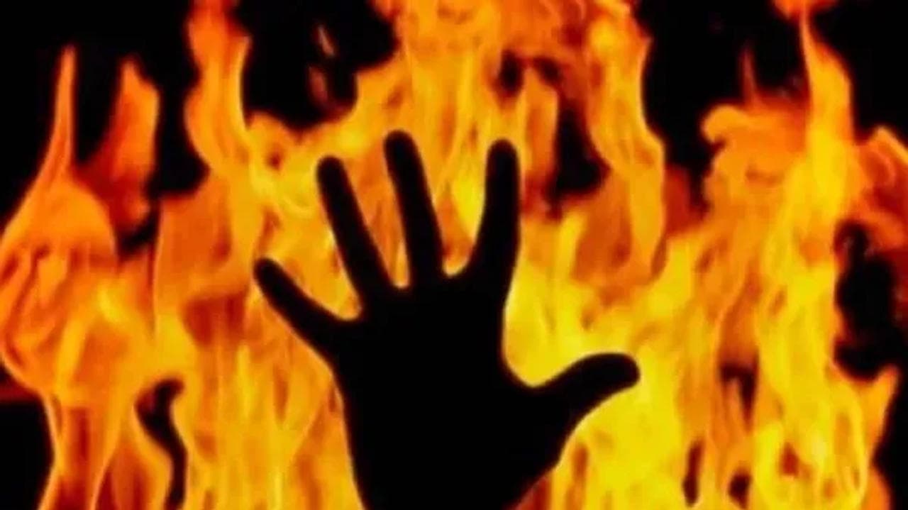 Farmer attempts self-immolation in Meerut. 