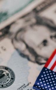US inflation moderates, consumer spending supports economy