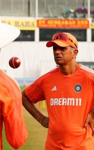 Rahul Dravid with India support staff
