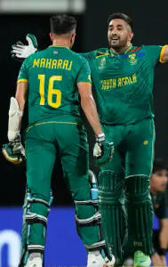 South Africa beat Pakistan by one wicket