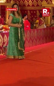 MunMun Dutta looks graceful in green ethnic ensemble during Durga Puja celebrations