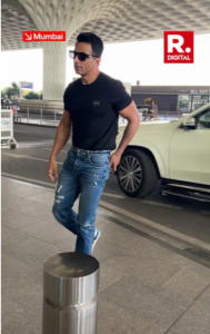 Sood Dons Casual Look As He Gets Snapped At Airport