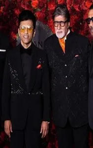 Amitabh Bachchan, Abhishek Bachchan, Jackie Shroff pose with Anand Pandit at his birthday bash