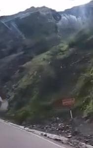 Avalanche of Boulders Crushes Vehicles on Peruvian Mountainside Road