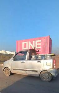 viral video of customized car on Indian highway