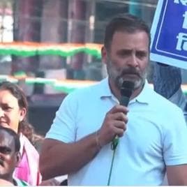 In the video, Rahul Gandhi can be seen shouting at a news reporter, in what appears to be a brazen attempt at intimidation.