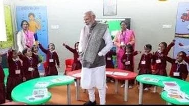 PM Modi with children