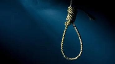 Woman writes `suicide note' on hand before Hanging Herself